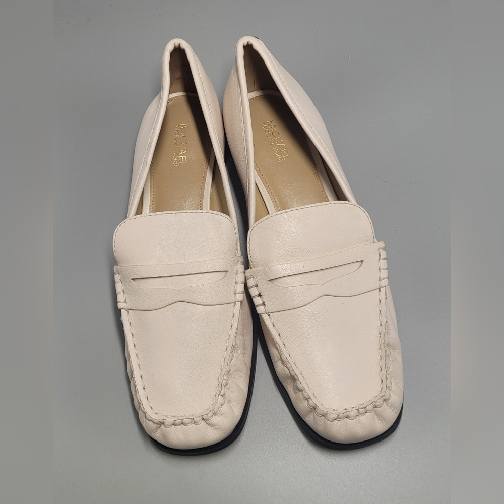 NWOT Michael Kors Carlson Cream Loafers Women 8 M Leather Square Toe